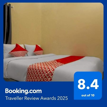 Oyo 2527 Hotel Triana Palangkaraya Bagian luar foto